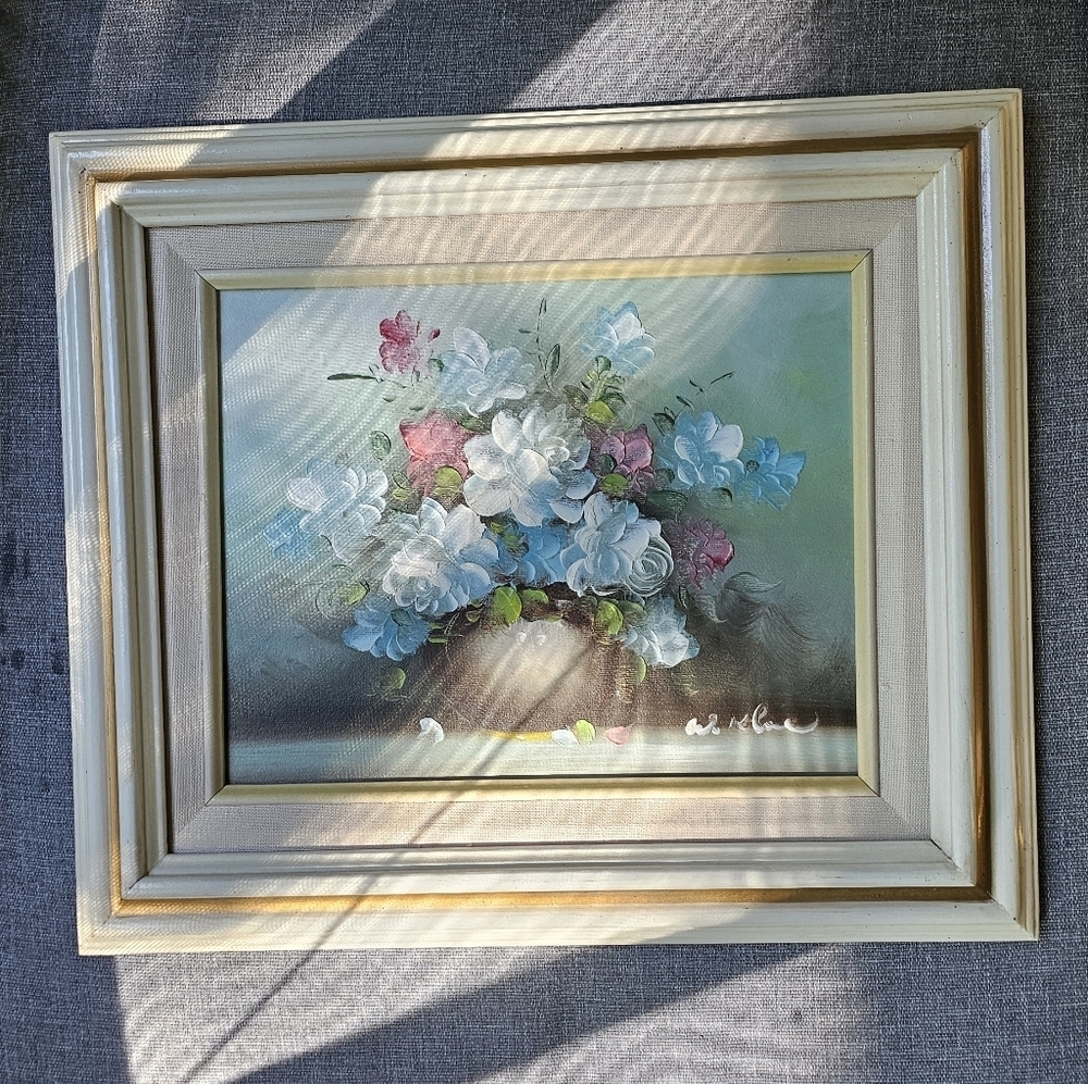 Cottage Country Floral Vintage Oil Painting in Wood Cream Frame